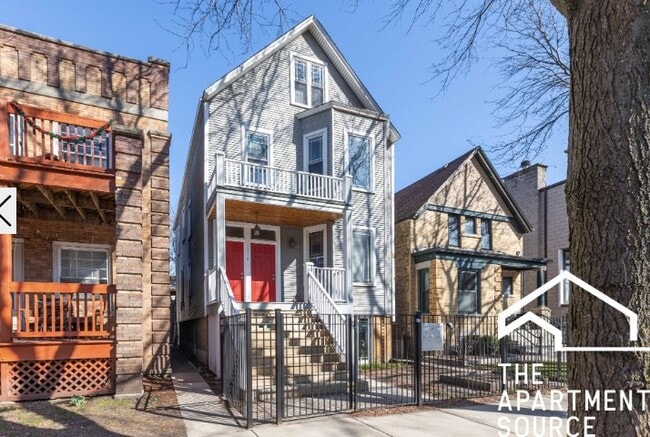 Photo - 1318 W Roscoe St Unit 4