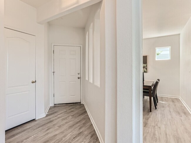 Photo - 20046 E Lasalle Dr