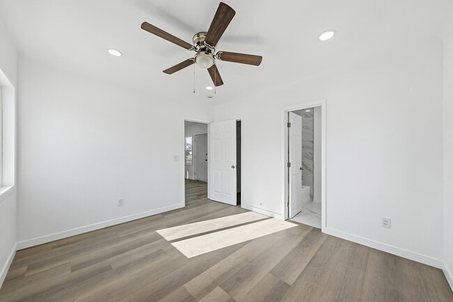 Photo - 1711 Sichel St Unit 1711 1/2
