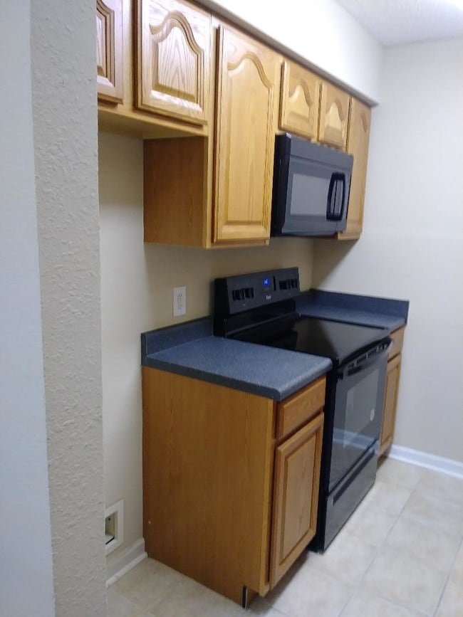 new microwave - 4518 Y A Tittle Ave Unit 6