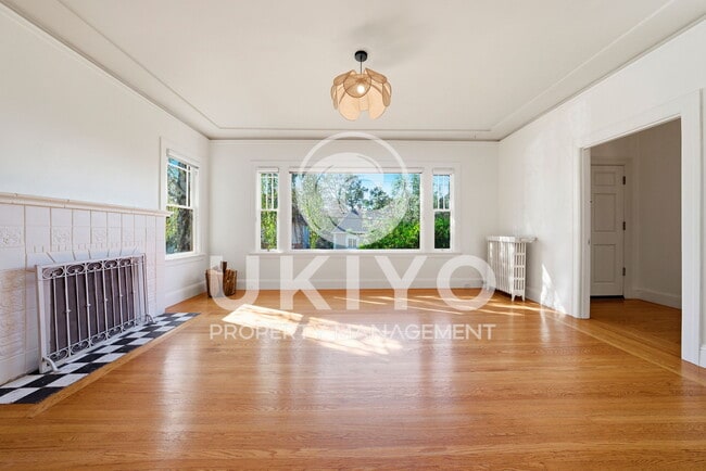 Photo - 860 Portal Ave