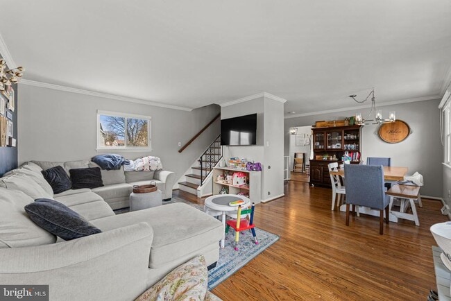 Photo - 268 Maple Ave