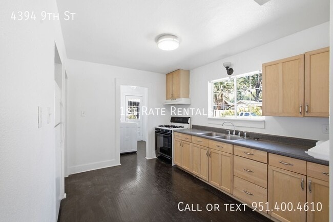 Photo - 4394 9th St