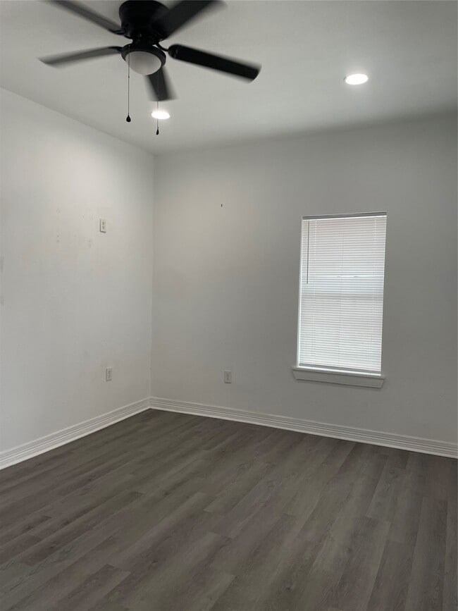 2302 Avenue H Unit 14