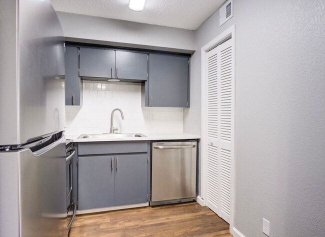 Photo - Wornall Place Apartments & Townhomes