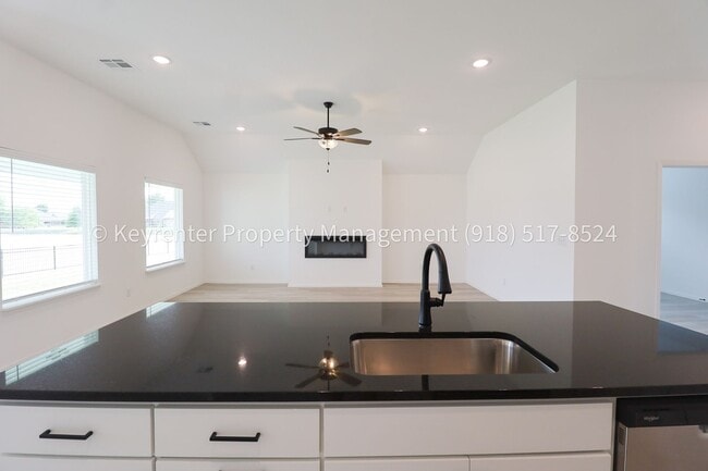 Photo - Stunning New Construction Simmons Home - 5 Bed 3 Bath