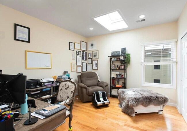 Photo - 86 Oak St