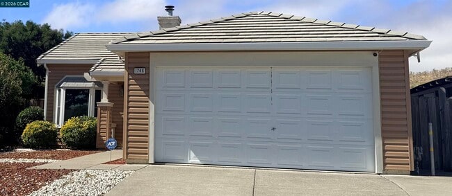Photo - 1746 Highland Cir