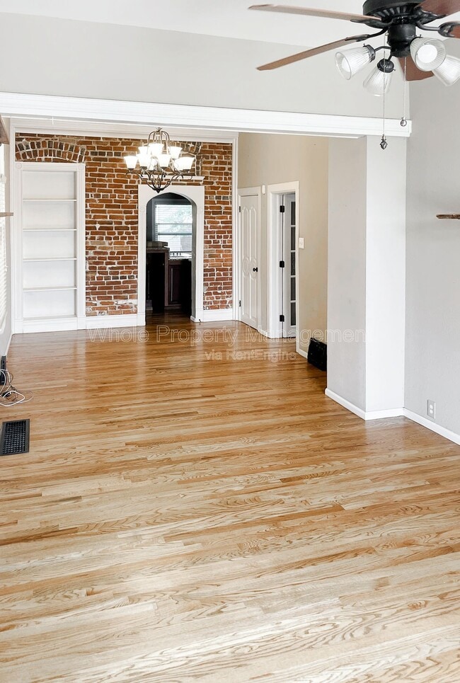 Photo - 1733 W 39th Ave