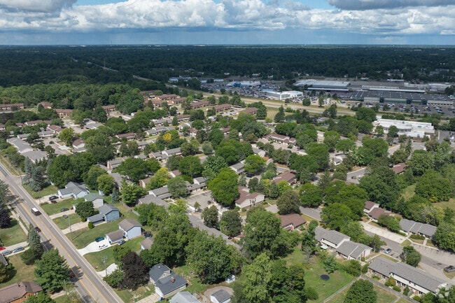 Aerial - Evergreen Park Townhomes and Apartments