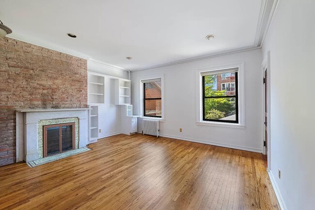 Building Photo - 44 Remsen St Rental