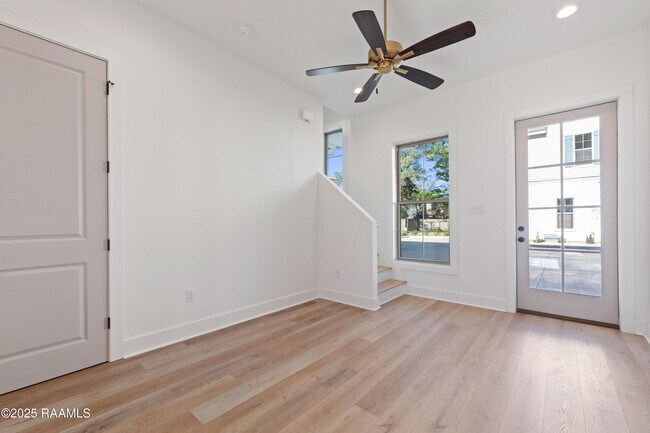 Photo - 208 Steiner Oaks