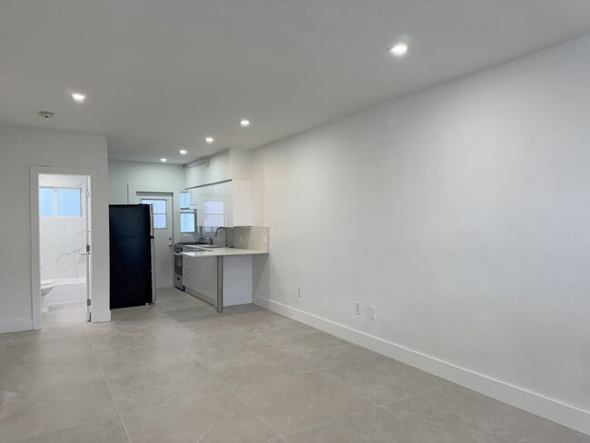Photo - 300 74th St