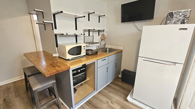 Photo - Studio, 1 covered parking with Murphy bed