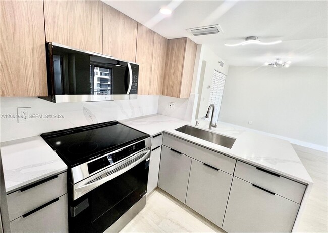 Photo - 770 Claughton Island Dr Unidad 2105