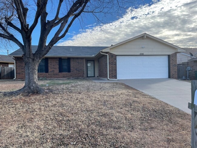 3 Bedroom, 2 bath, 2 car garage home avail... - 3 Bedroom, 2 bath, 2 car garage home avail...