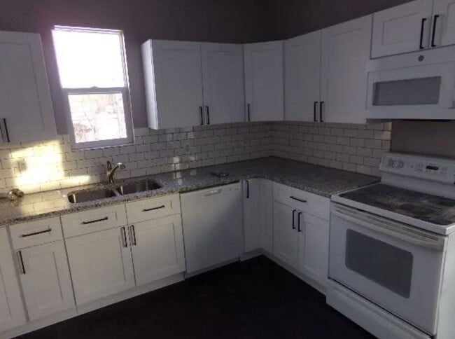 Photo - Updated 3 Bedroom Available!