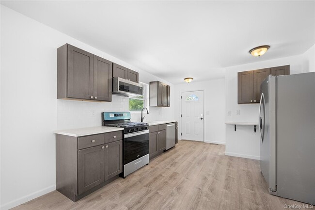 Photo - 8 N Clinton St