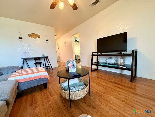 Photo - 1008 Circle M Dr Unit C