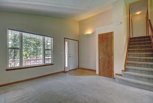 Photo - Charming 3 Bed 2 Bath Willow Run Home - Available August 10!