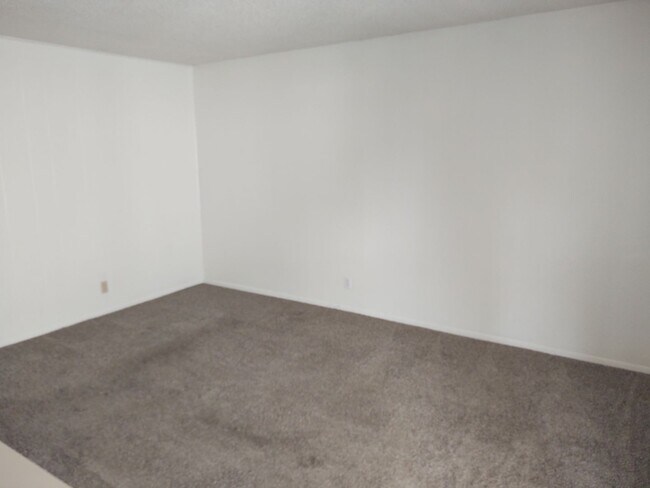 Photo - Courtyard Apartments