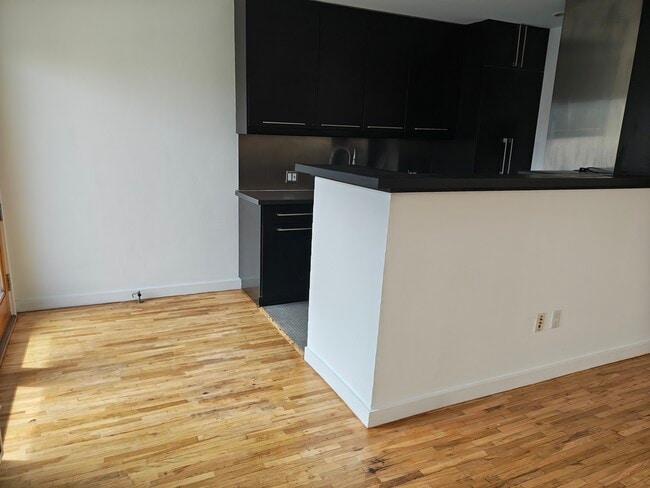 Photo - 252 3rd Ave Unidad 252