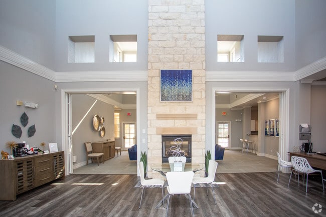 Oficina de arrendamiento - Woodridge Apartments