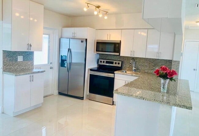 Photo - 1810 SW 22nd Ave