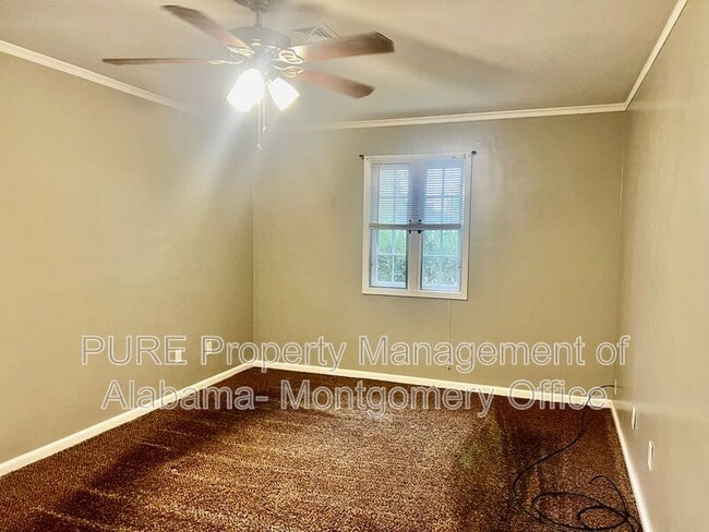 Photo - 2632 Oxford Dr