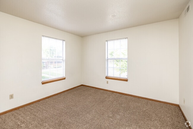 2BR, 1BA - Keystone/833 SF