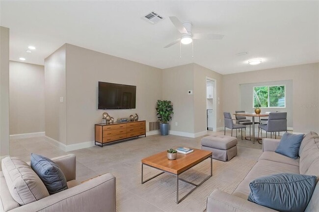 Photo - 2958 Dundee Dr