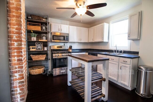 Building Photo - 1306 S 31st St Rental