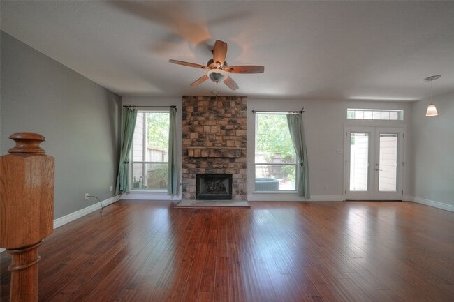 23 Endor Forest Pl