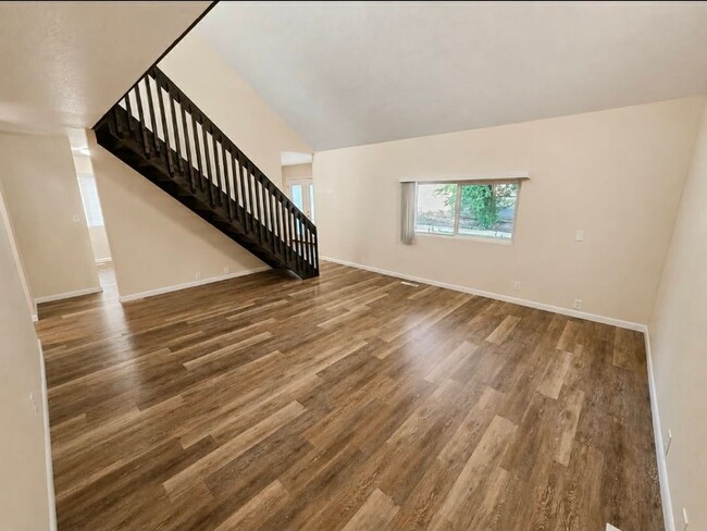 Photo - 2532 W 3rd St