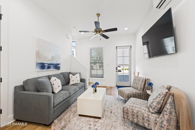 Photo - 204 Steiner Oaks