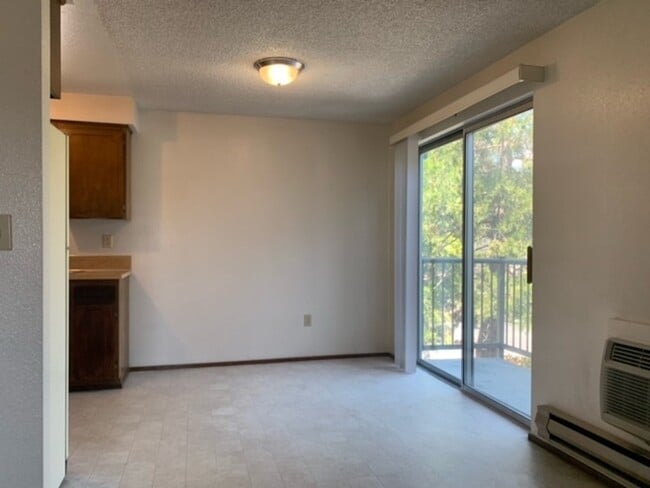 Photo - 507 NE D St Unit 6