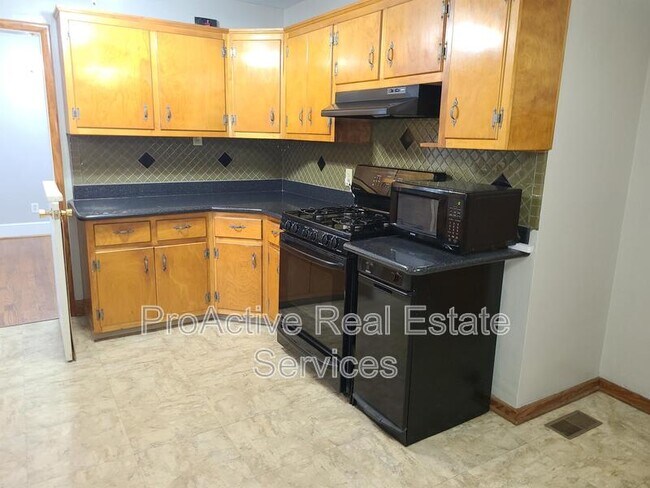 105 W Arden Cir