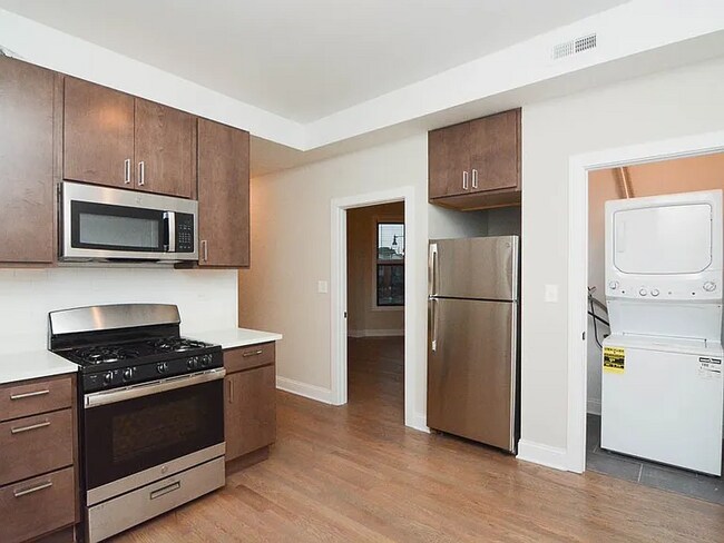 Photo - 3409 W Fullerton Ave Unit 2