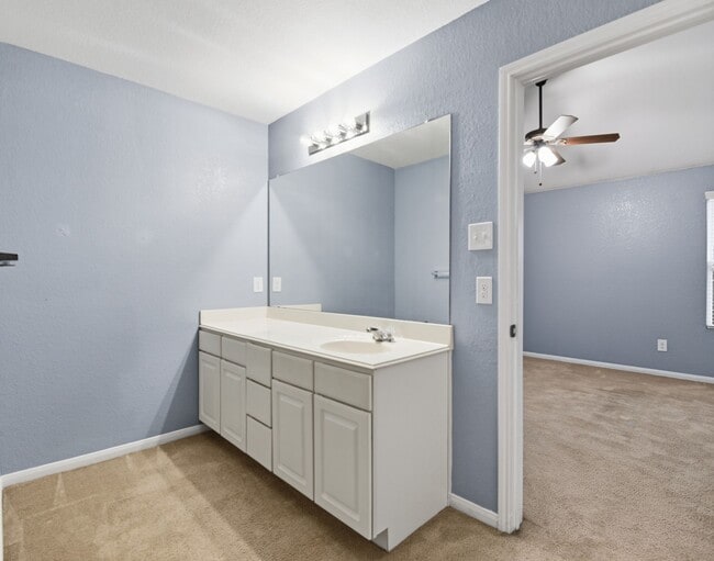 Building Photo - 16763 N Blue Jay Dr