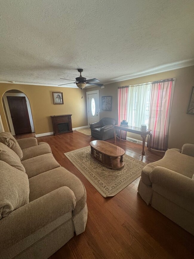 Photo - Furnished 3 Bedroom Home in Waynesville, MO!