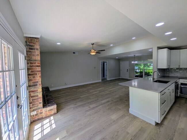 Photo - 9705 Marlborough Dr