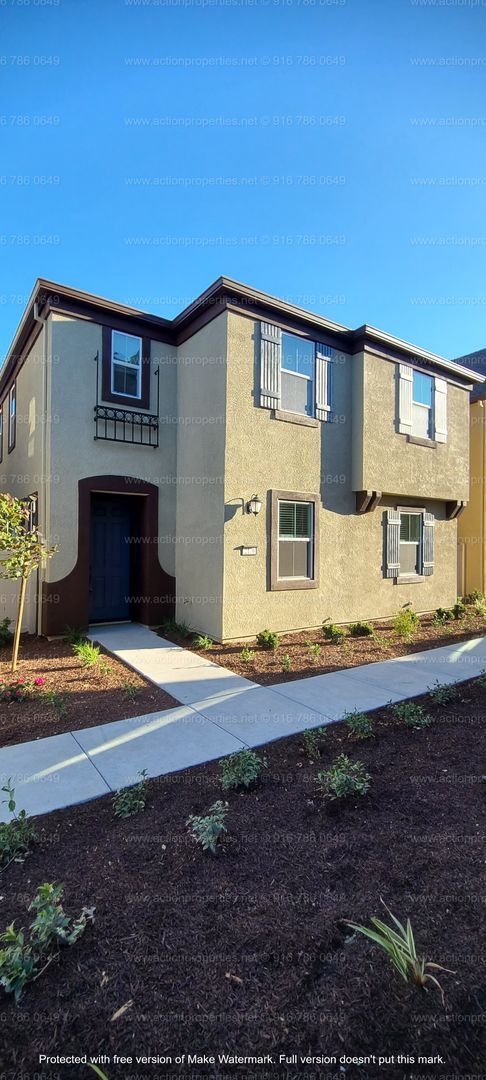 Photo - Solar - Belle Maison @ Campus Oaks -2031sq...