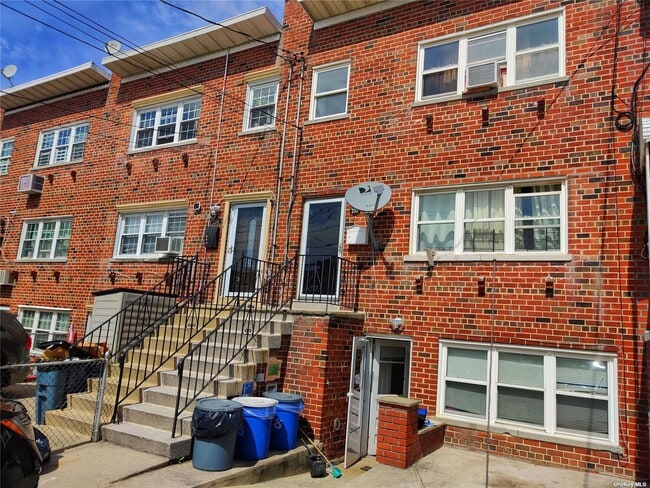 Photo - 252 Robinson Ave Unidad 1st fl