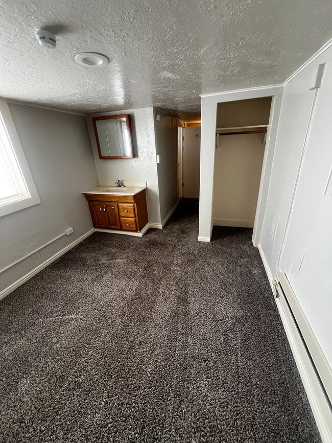 Photo - 1236-1236 E Lewis St Unit 1236 E Lewis