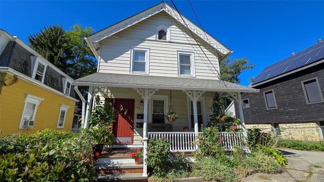 Building Photo - 176 Main St