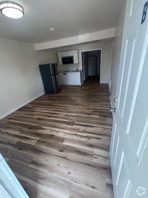 Building Photo - 1522 9th St Unit B Rental
