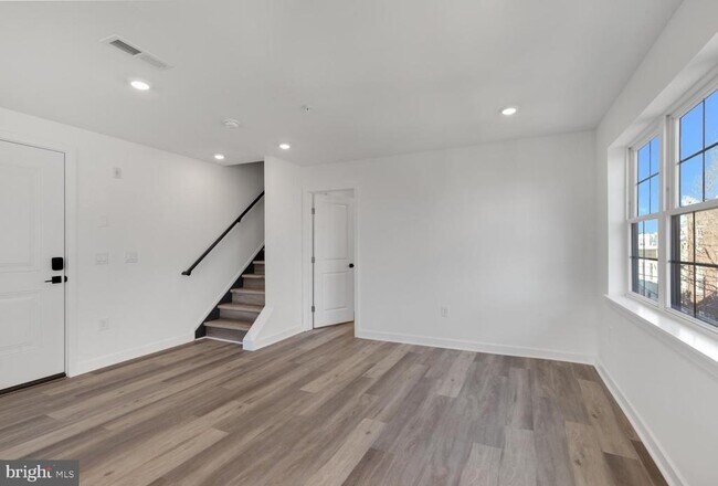 Photo - 1116 S 7th St Unidad 2