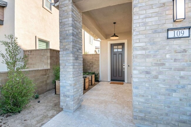 Photo - Beautiful 5bed/4bath for Rent Home at Great Park