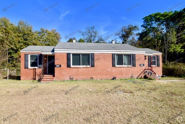 Building Photo - Charming 2-Bedroom Home Off Deans Bridge R...