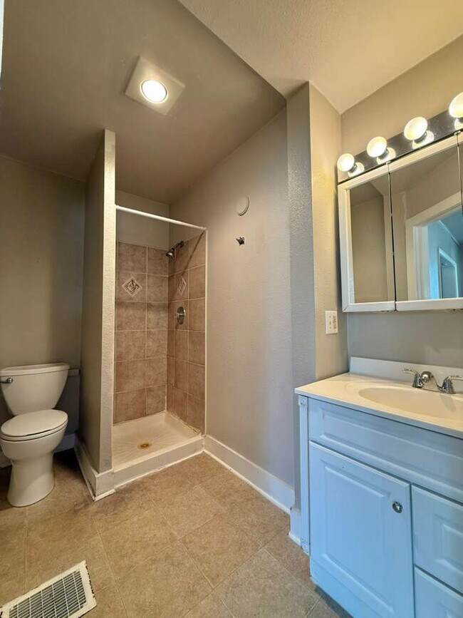 176 S Chestnut St Unidad 1